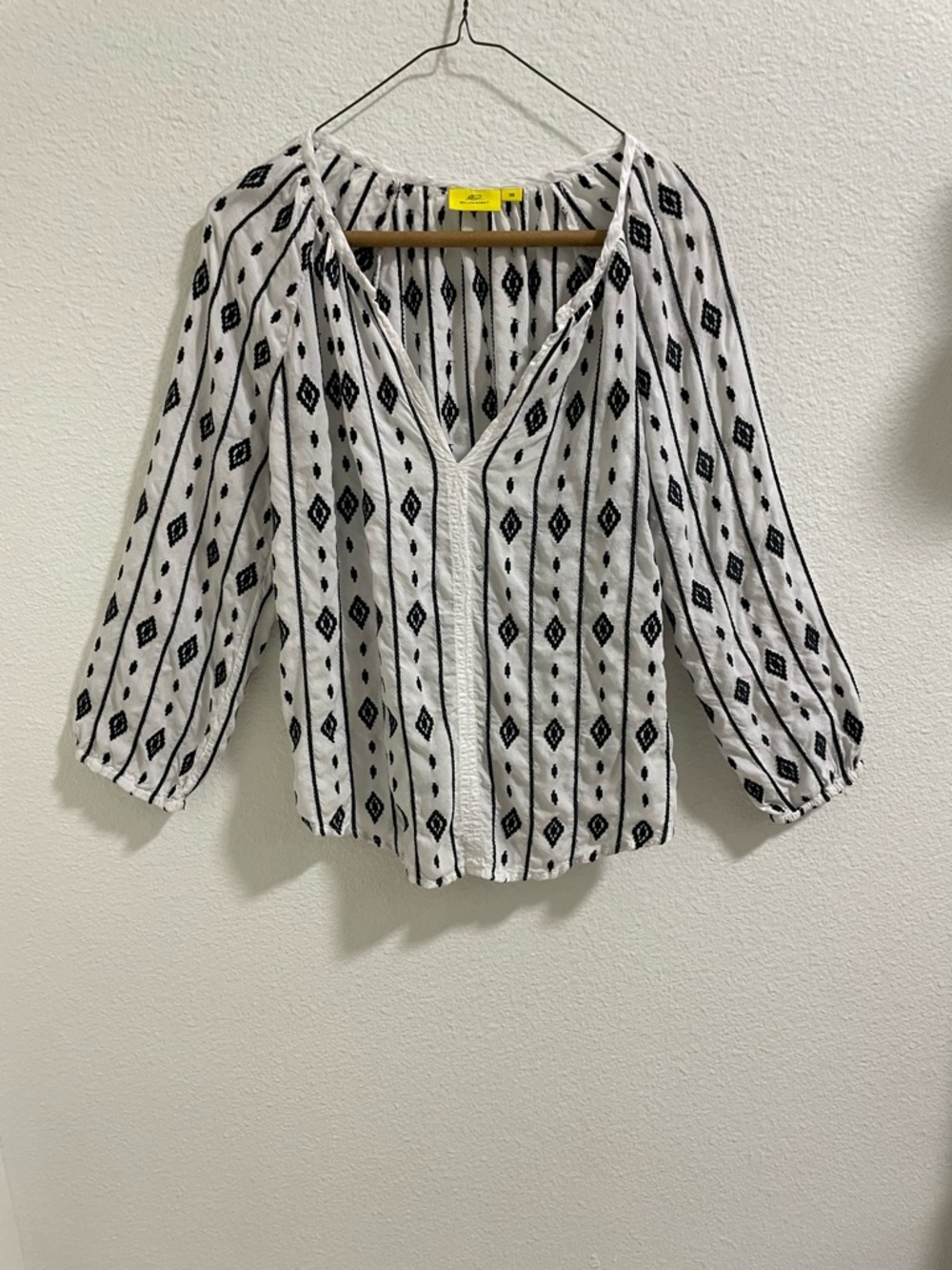 Roller Rabbit Boho Black & White Peasant Blouse - Lightweight Women's Top -as is